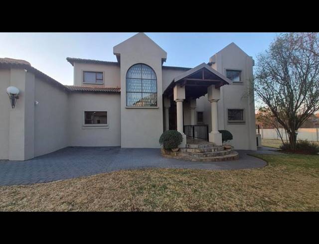 4 BEDROOM HOUSE FOR SALE IN RASLOUW